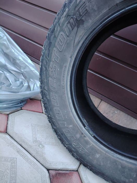 Шины  Bridgestone 265/60/18