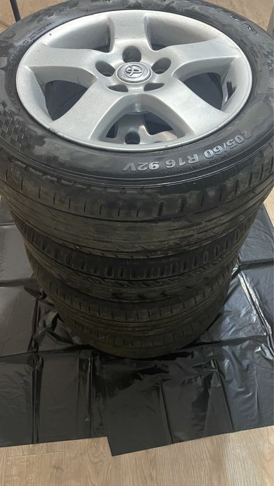 Продаю От камри 30-35!
