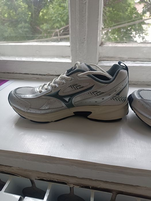 Кроссовки Mizuno