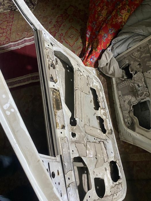 Приора дверь правый перед зад