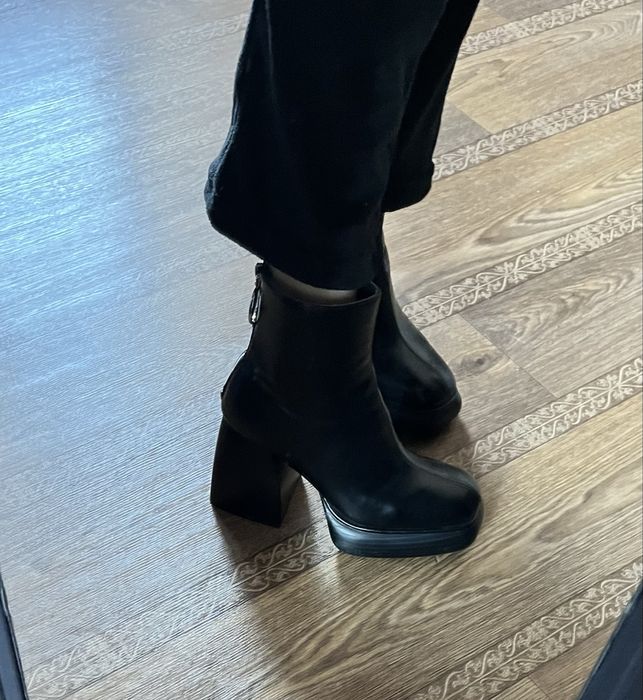 Продам сапоги демисезон Bershka