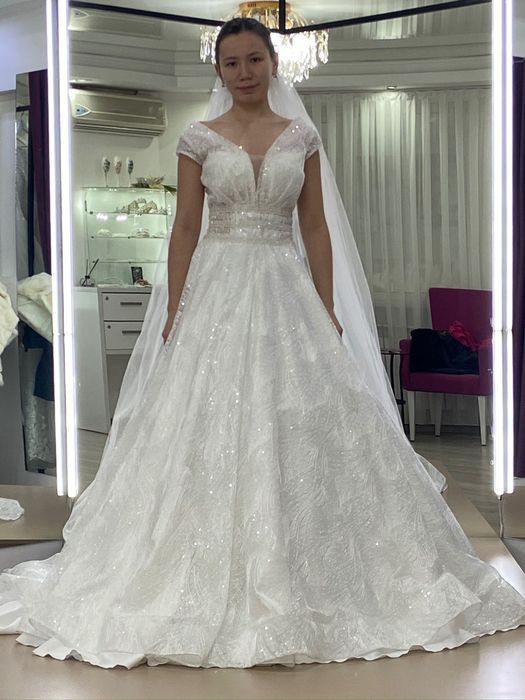 Продам шикарное свадебное платье