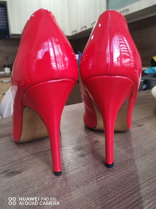 Дамски обувки с ток