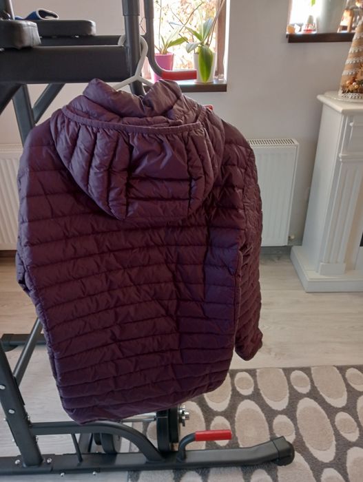 Vând geaca subțire cu puf Bigotti bărbați,pentru primăvară,preț 200