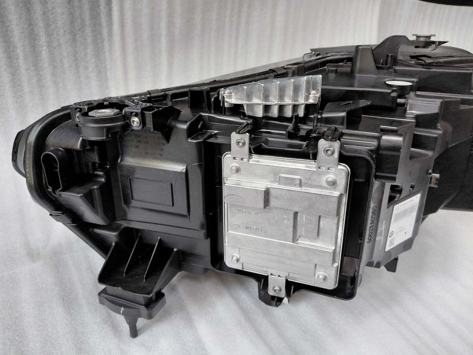 5А27986 Нов ОЕ Десен Фар Full LED BMW G05 X5 G06 X6