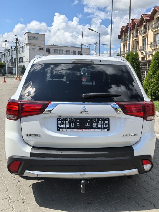Mitsubishi Outlander 2016