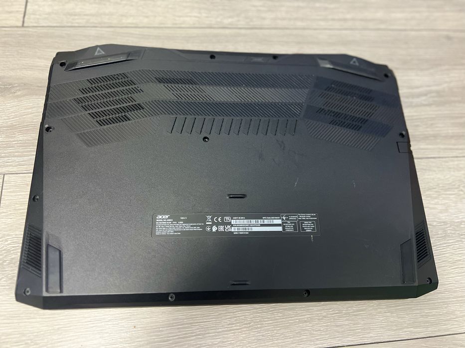 Laptop Gaming cu GTX 1650 si i5 11300H