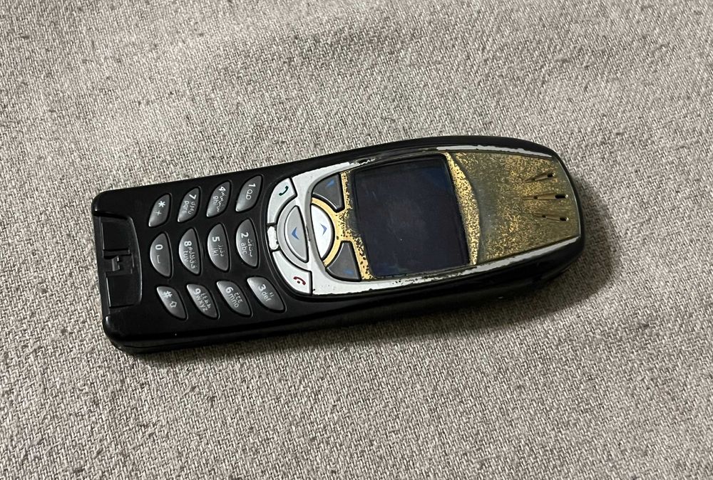Pachet Nokia 6310i telefon nefunctional + carcasa uzata