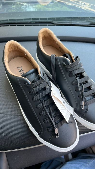 Новые кроссовки Zara