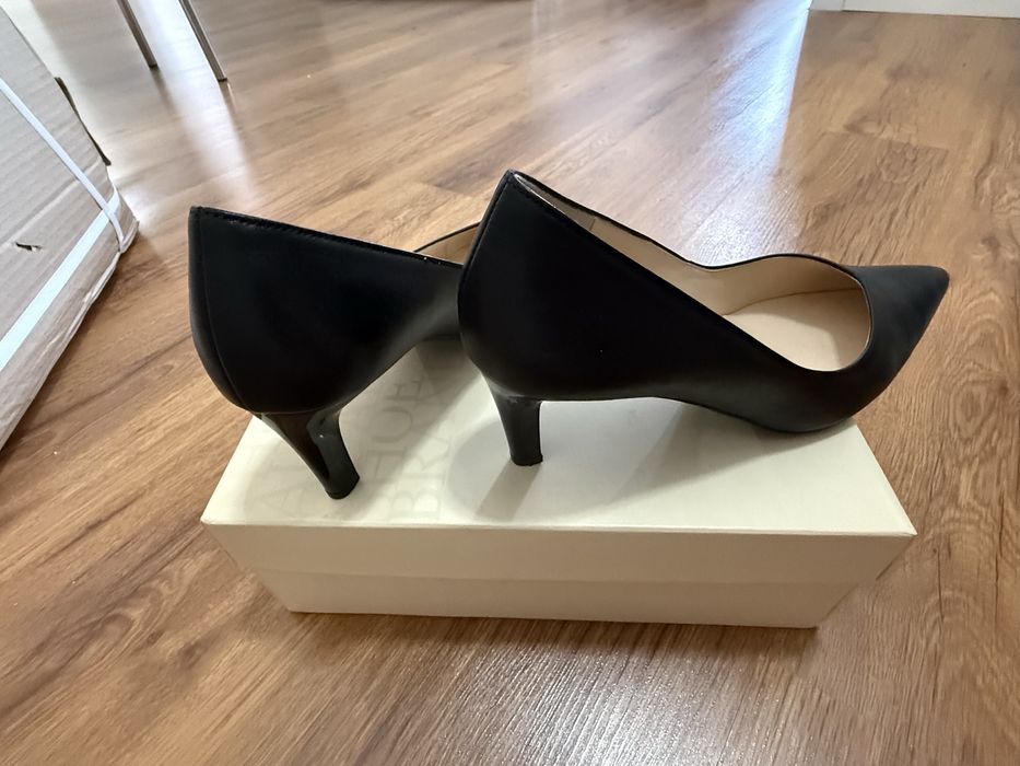 Продам туфли 37-38 размер