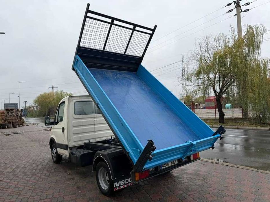Iveco Daily 35c13 basculabil pe spate