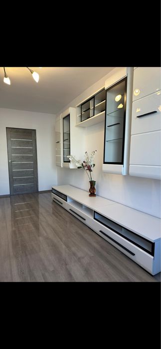 Inchiriez apartament 3 camere