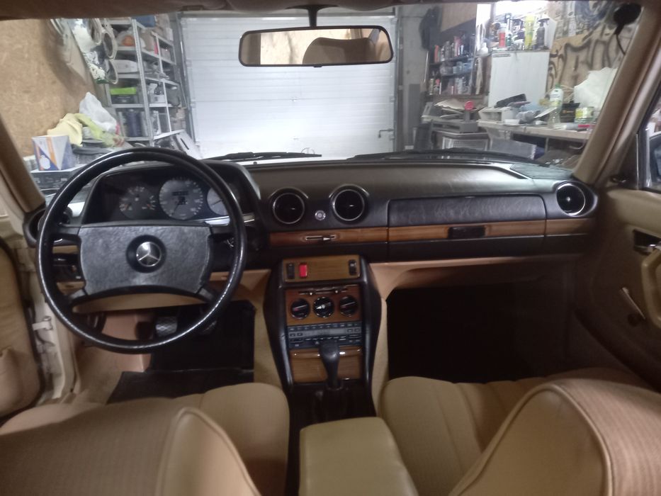 Мерседес 123,в отличном состоянии