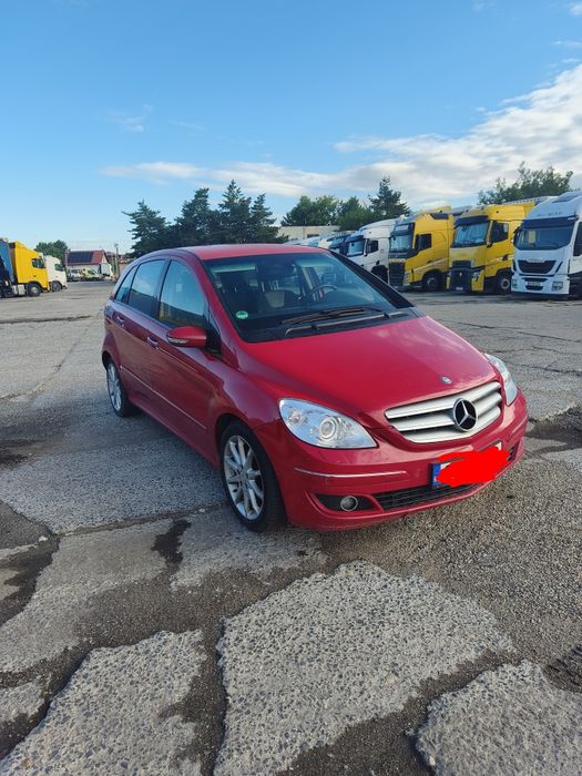 Mercedes cutie automată