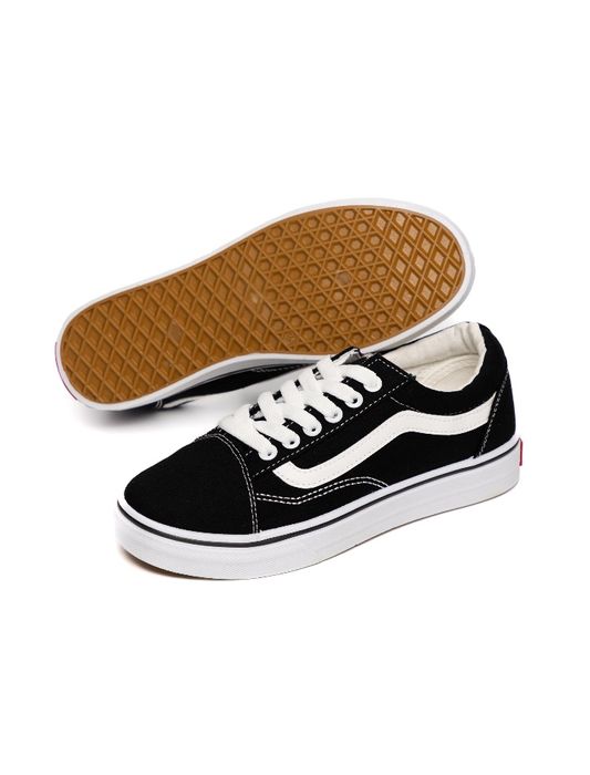 Мужские кеды
Варианты цветов:Темный , темно-синий , тёмно-голубой