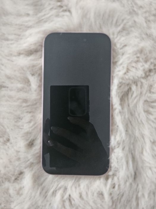Iphone 15 Negociabil sau fac schimb cu 17 de 256 gb platesc diferenta