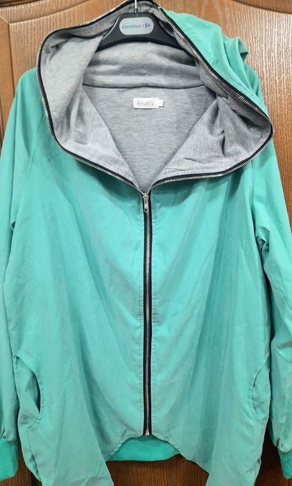 Hanorac damă cu glugă, lesara