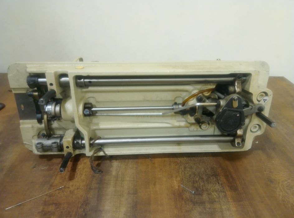 Продам швейную машинку