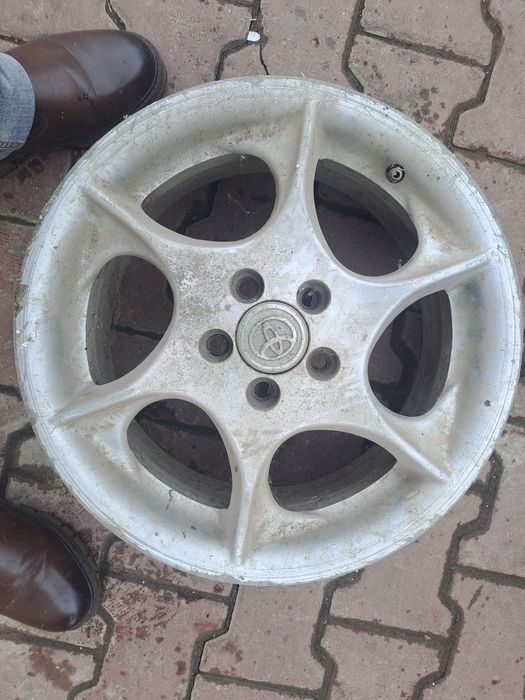 Продам диски тойота на R15