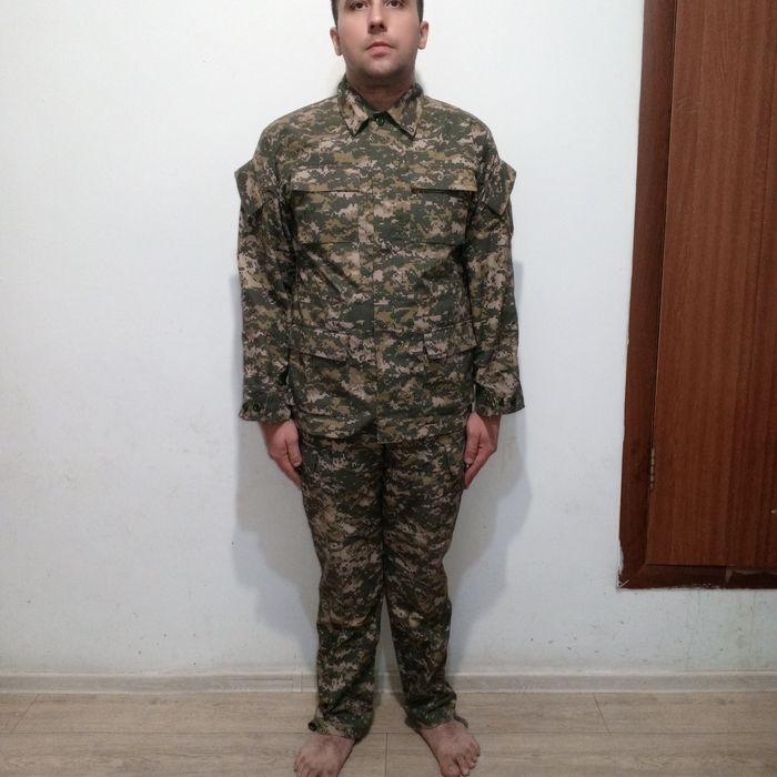 Продам костюм защитного цвета