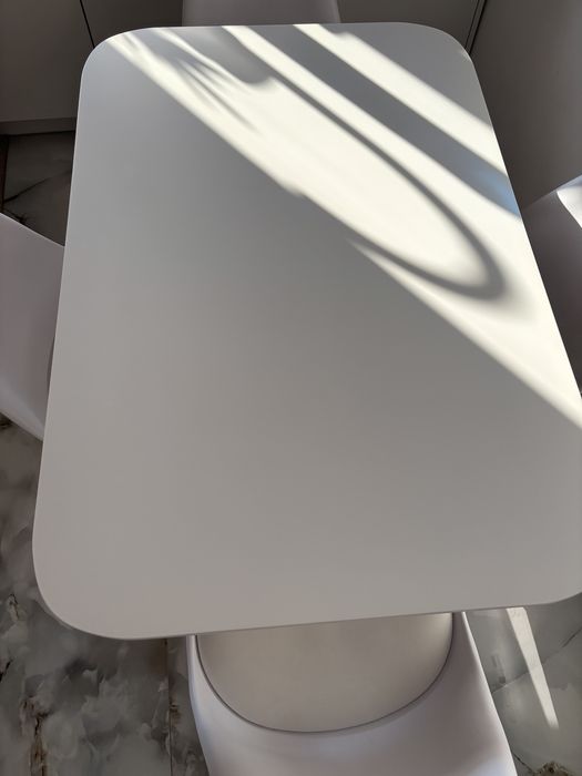 Masa de bucatarie cu 4 scaune