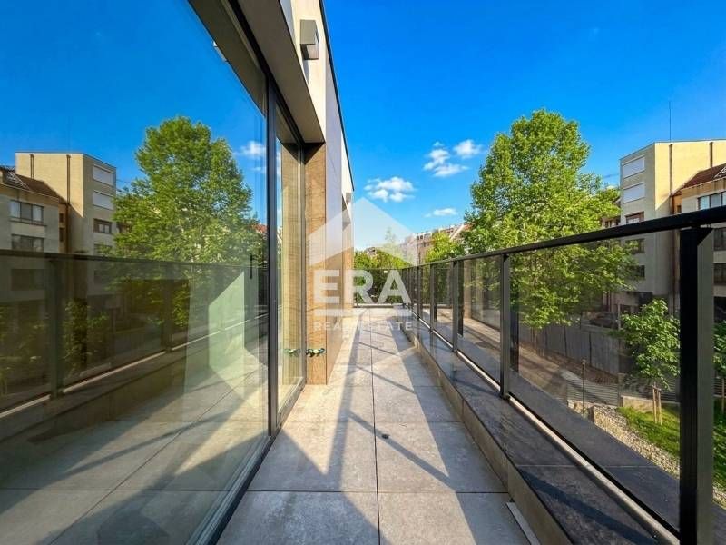 Южен четиристаен апартамент в бутикова сграда с АКТ 16 до Южен парк, к