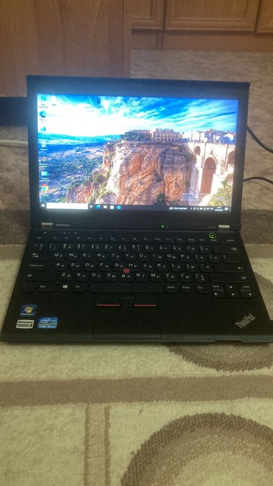 Ноутбук Lenovo                 .