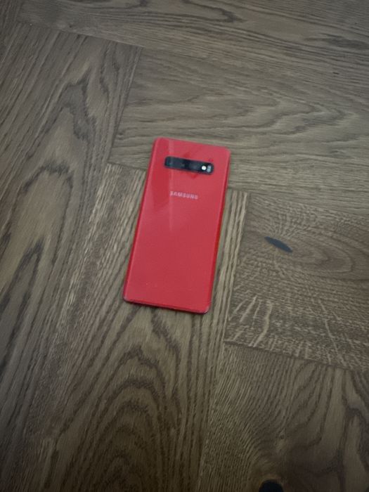 Samsung S10 red