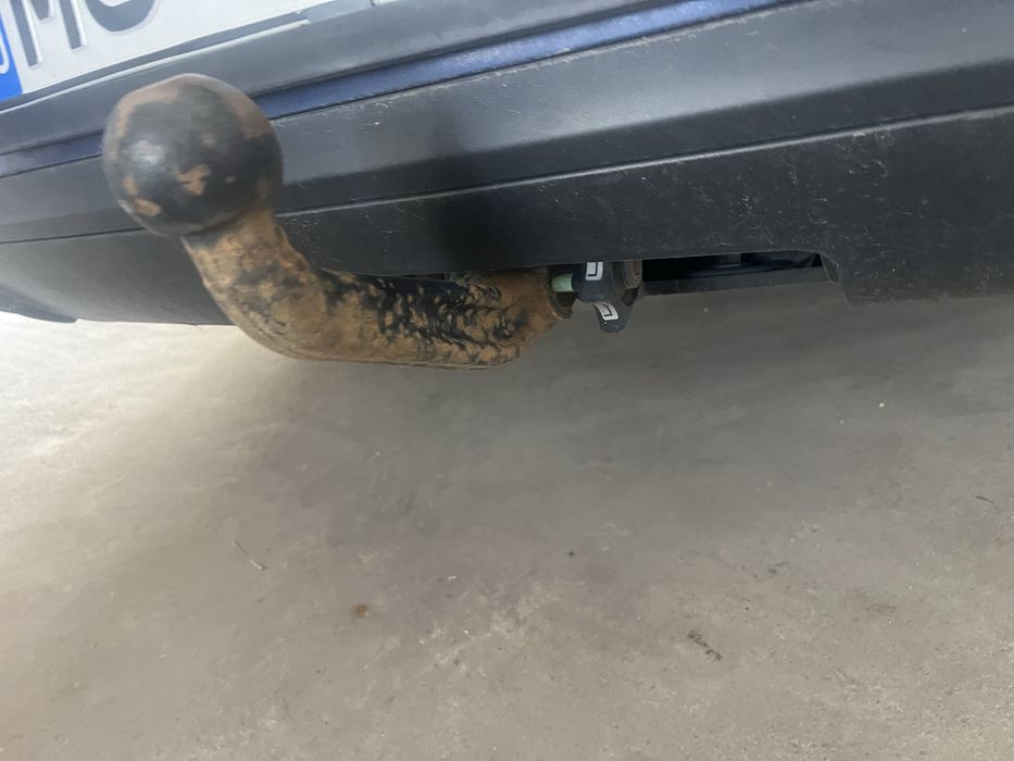 Carlig pasaat b6 limuzina cu instalatie modul