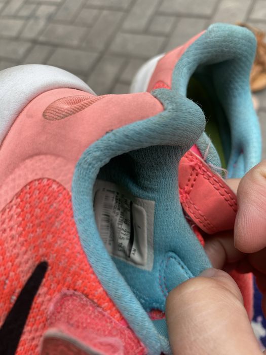 Продам кроссовки nike летние