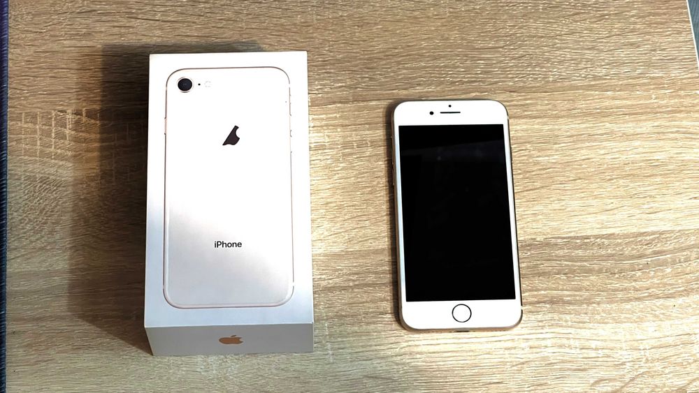 Продам iPhone 8 64gb