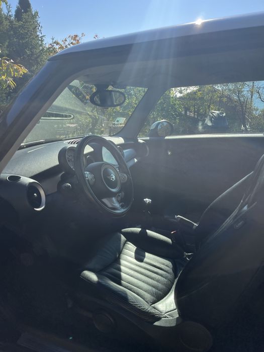 Mini Cooper 1.6 купе, Април 2007