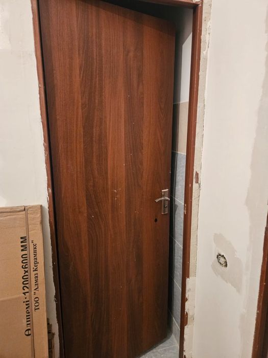 двери продается 4 шт