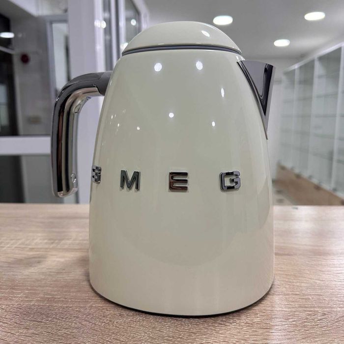 С32/ SMEG Электрочайник бежевый / sk152867