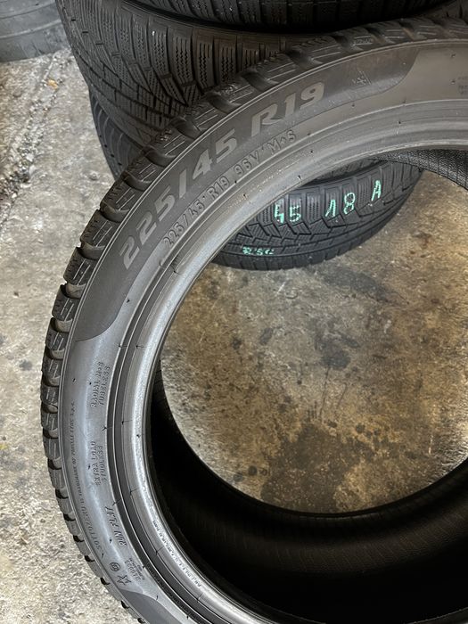 4 anvelope iarna 225/45/19 , Pirelli , RunFlat , 6-6.7 mm !