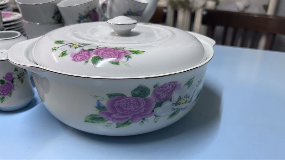 Сервиз чайно-столовый.