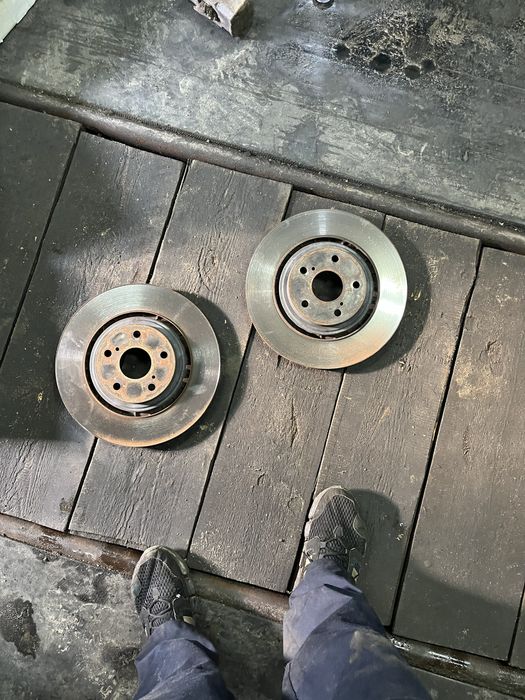 Продам диски тормозные lexus nx200