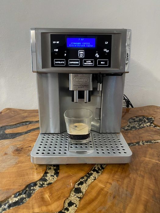 expresor / espressor cafea delonghi primadonna avant