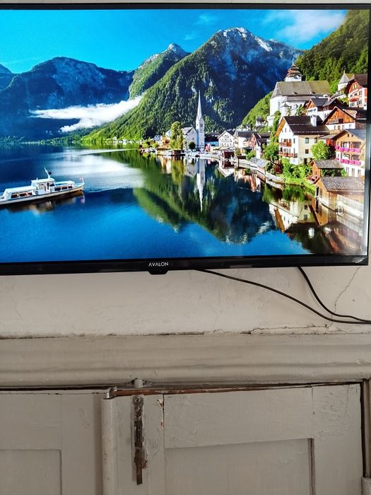 Продам новый  смарт-телевизор,диагональ 81см.