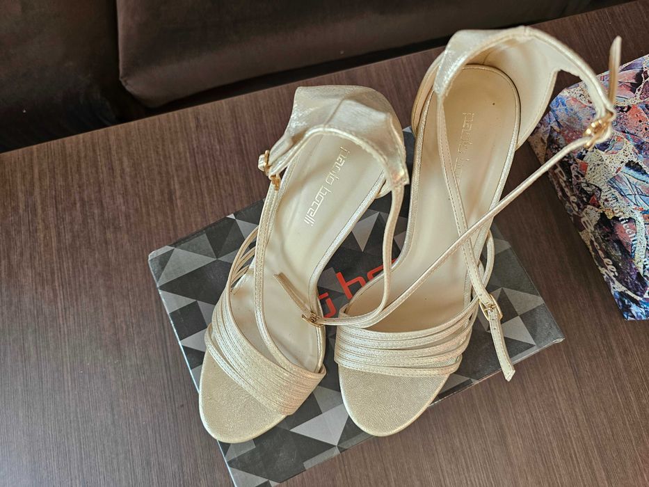 Продавам официални сандали  Paollo Boticelli