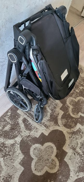 Продам коляску срочно