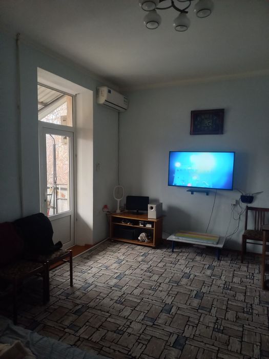 Срочно Центр 3х комнатную квартиру продам