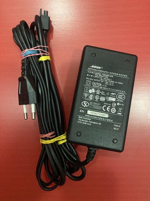 Încărcător universal