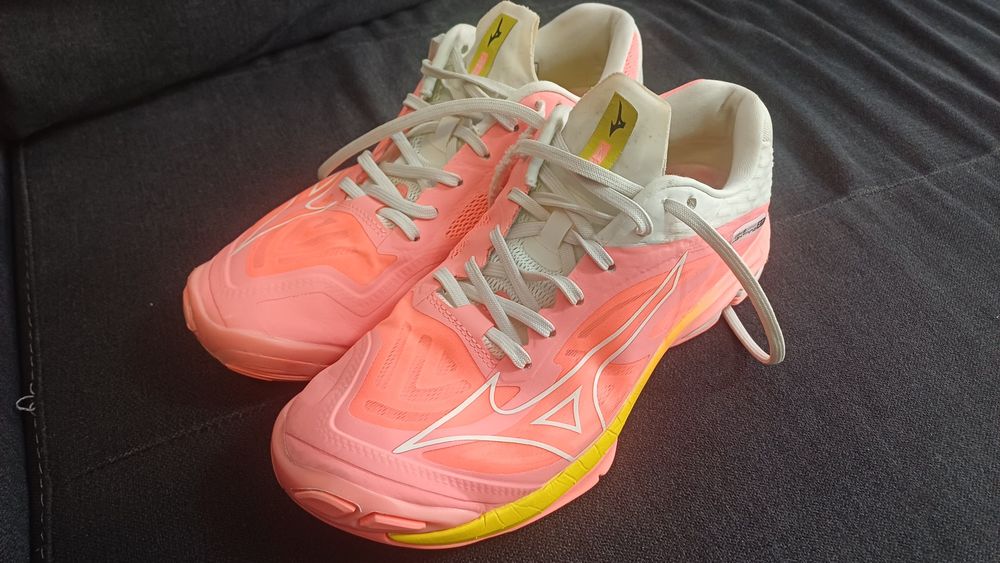 MIZUNO Wave Lightning Z7 women