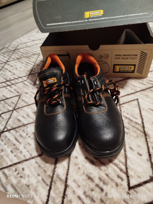 Работни обувки чисто нови 41 номер