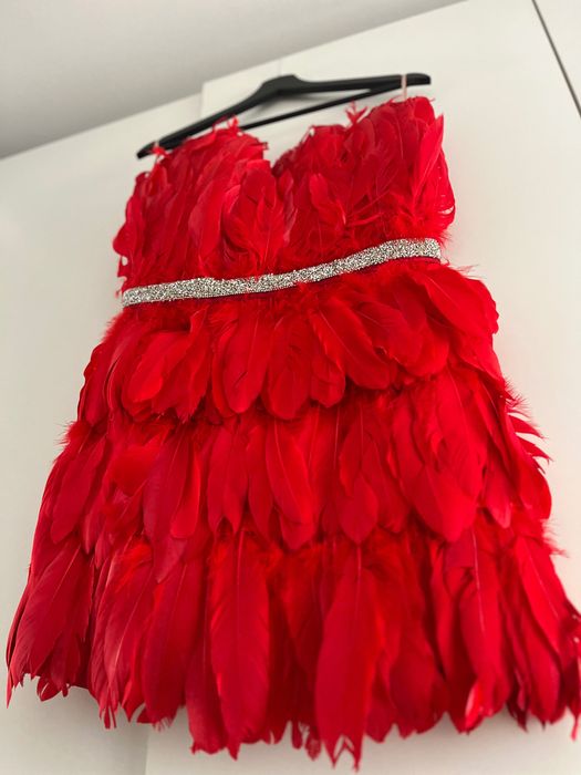 Rochie cu pene de eveniment făcută pe comandă
