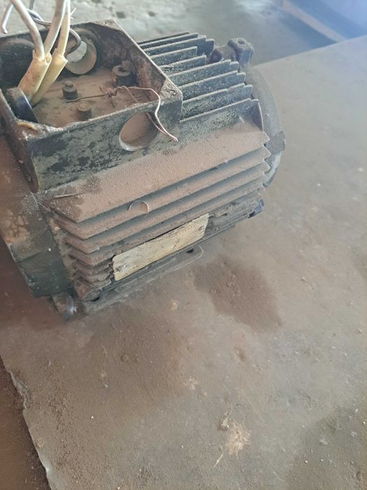 Двигатели электрические б/у