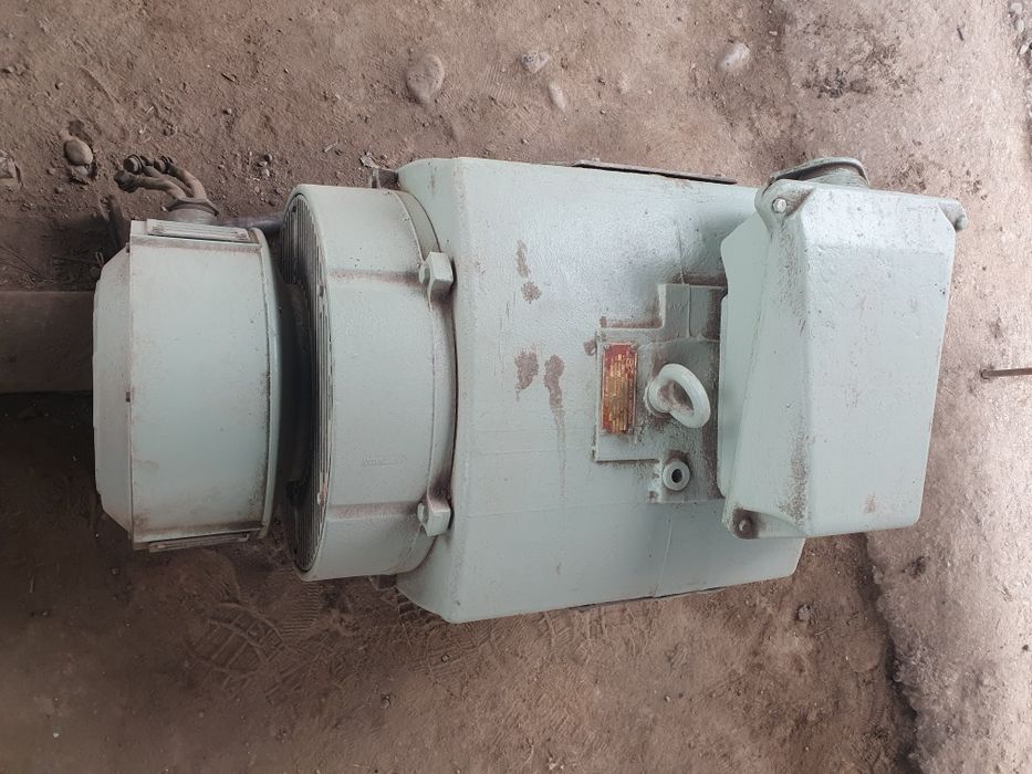 Мотор маслиний 90ли