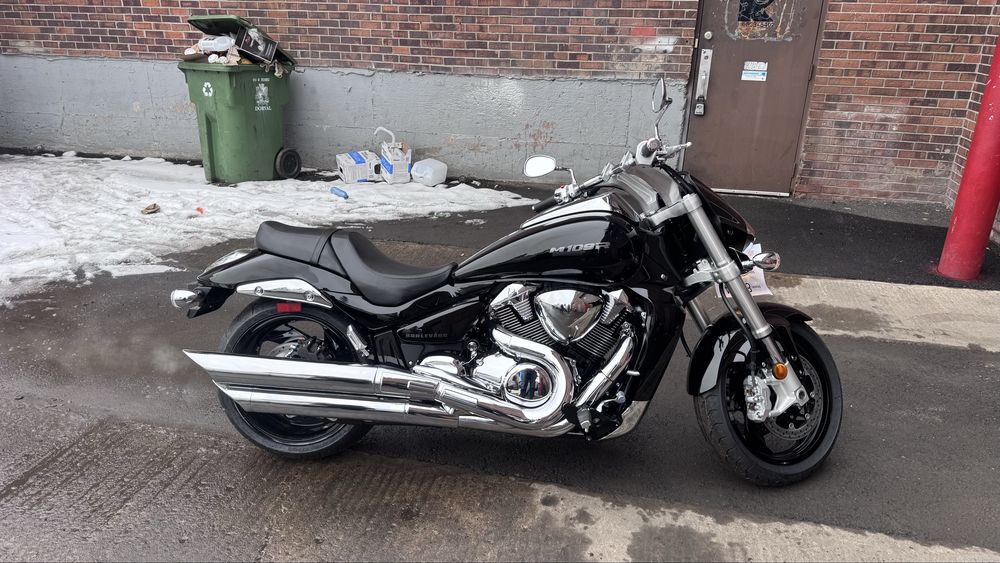 Suzuki boulevard m109r