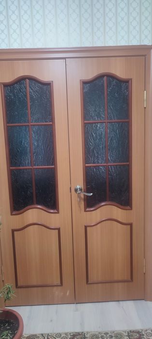 Межкомнатные деревянные двери.